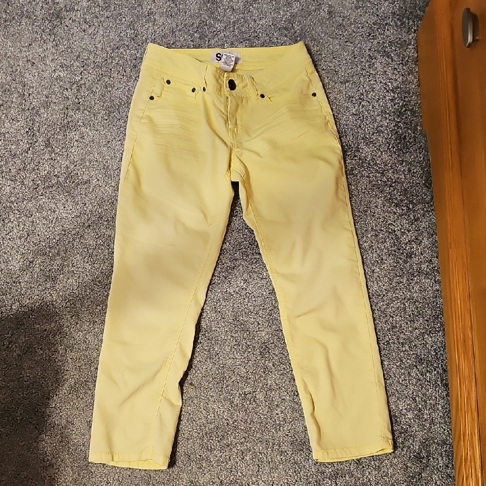 So Yellow Capri Pants